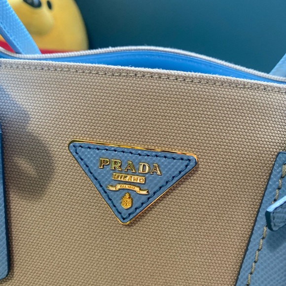 Prada two way Handbag - Picture 3 of 17